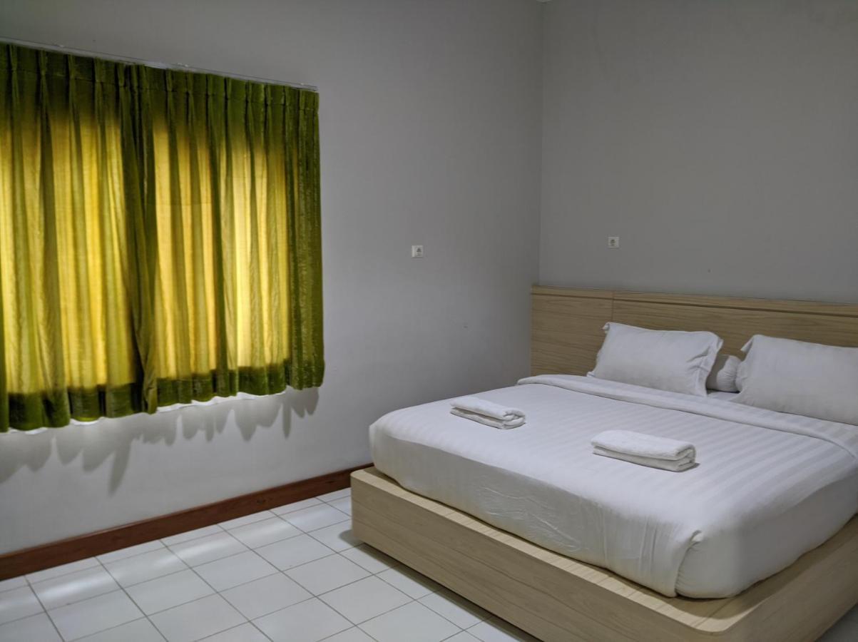 Twin Star Hotel Solo Eksteriør billede
